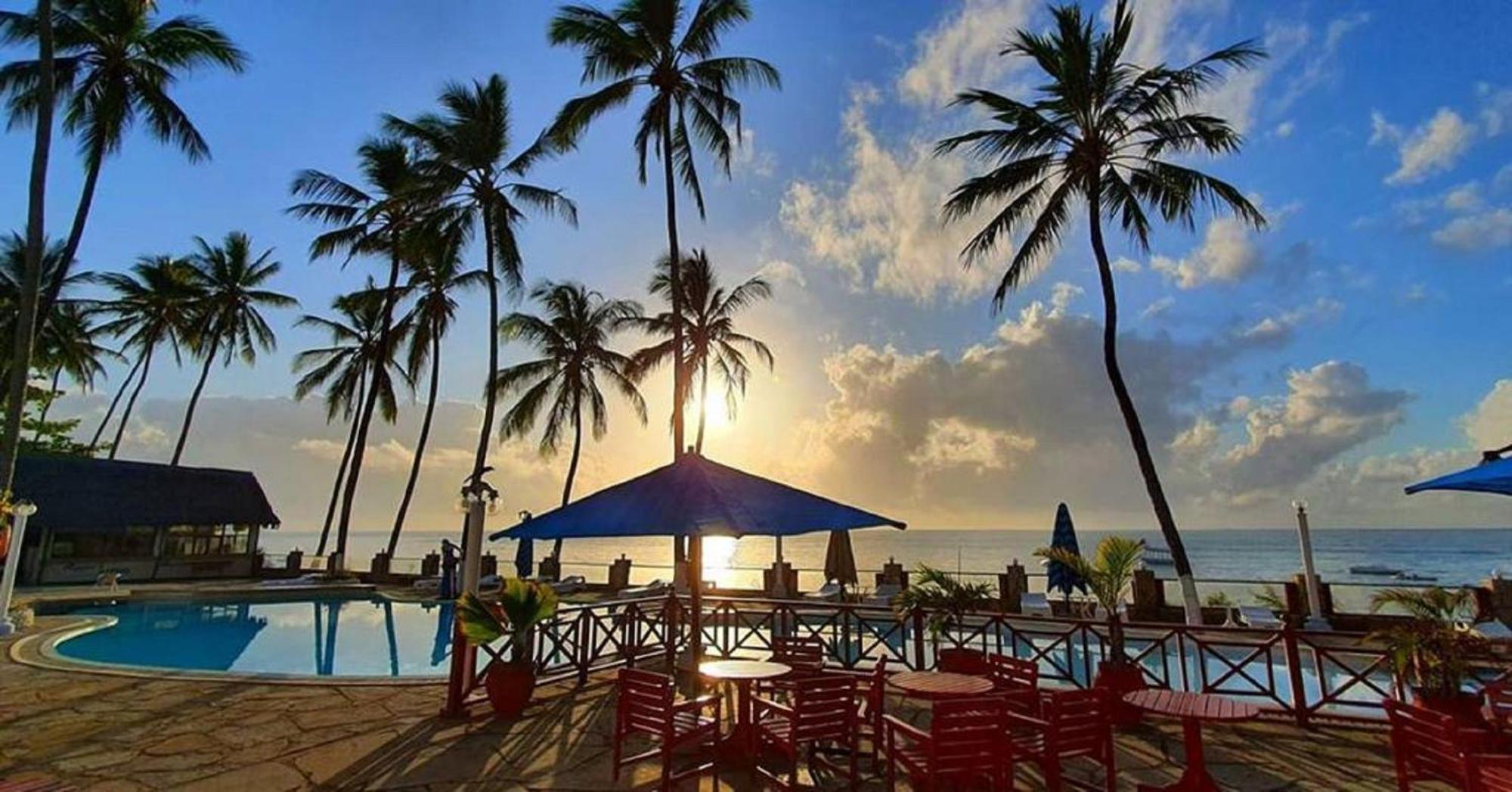 Sai Rock Beach Hotel&Spa Bamburi Exterior foto