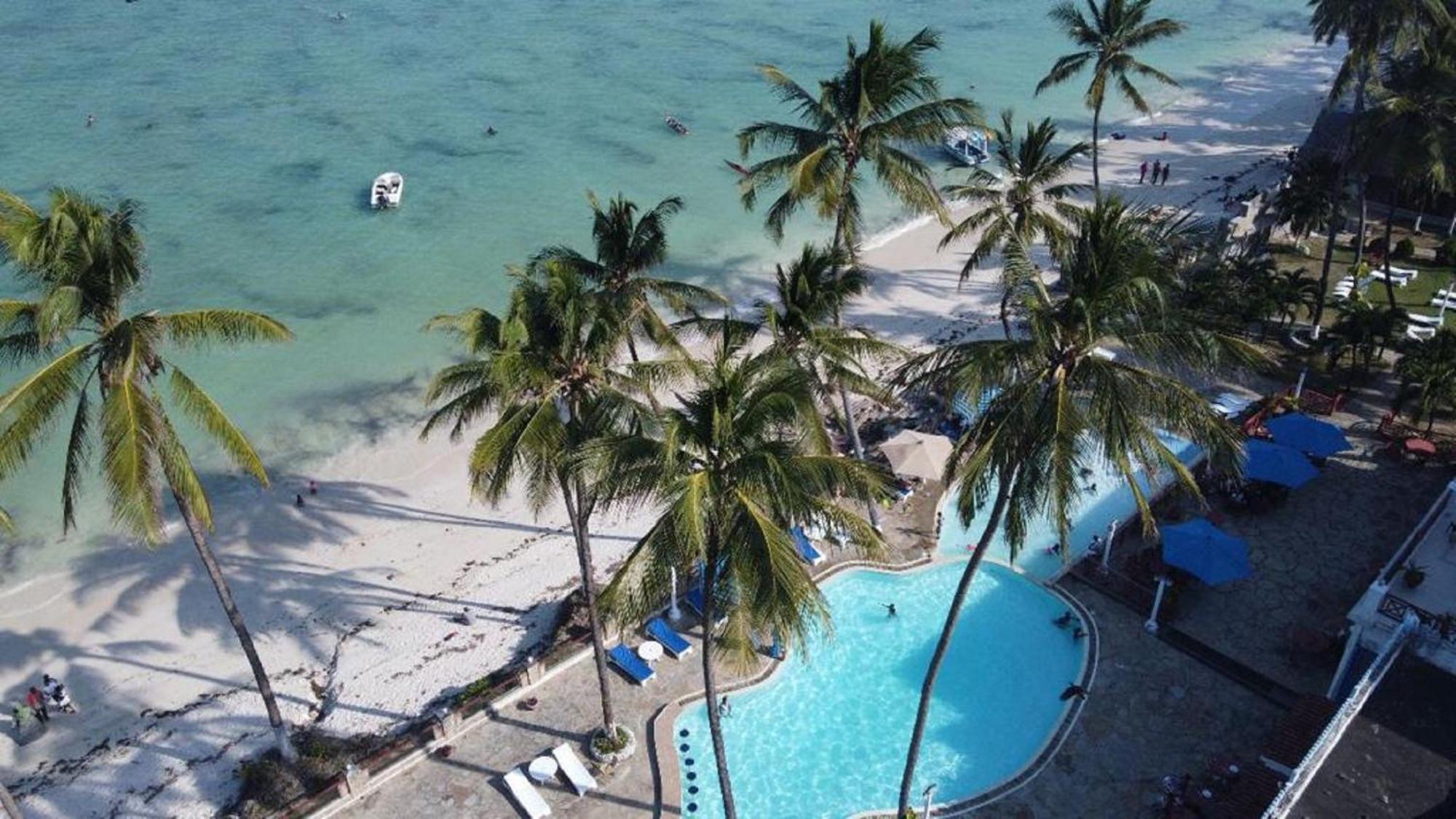 Sai Rock Beach Hotel&Spa Bamburi Exterior foto