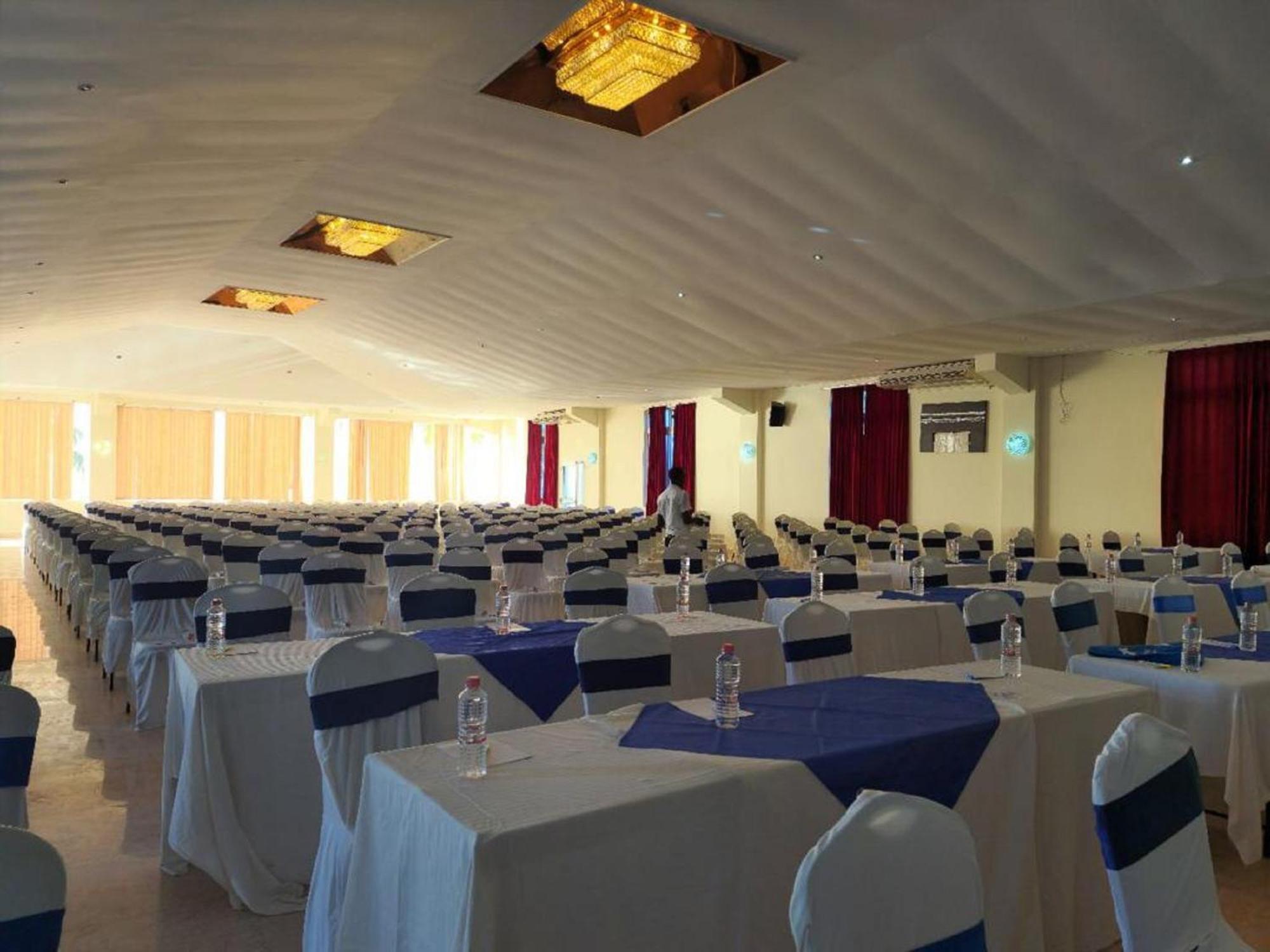 Sai Rock Beach Hotel&Spa Bamburi Exterior foto