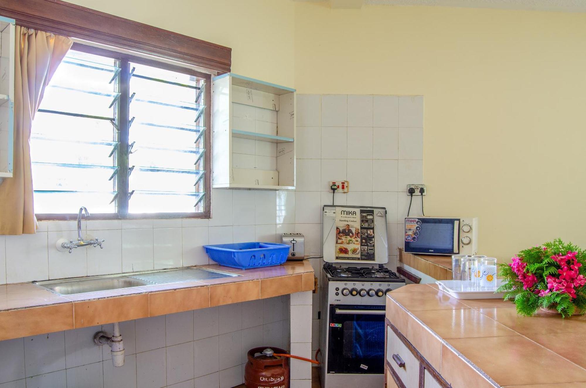 Sai Rock Beach Hotel&Spa Bamburi Exterior foto