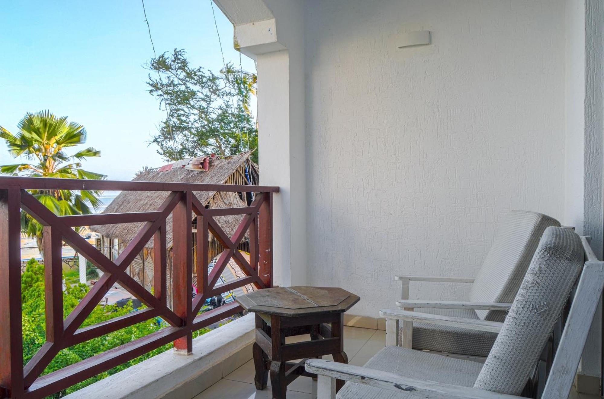 Sai Rock Beach Hotel&Spa Bamburi Exterior foto