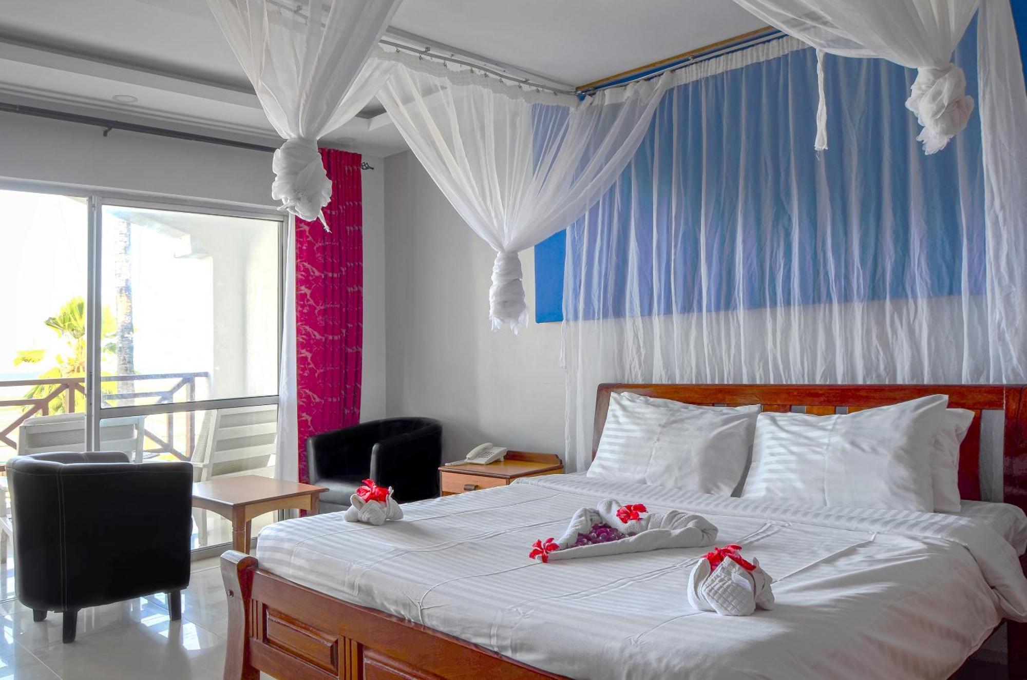 Sai Rock Beach Hotel&Spa Bamburi Exterior foto