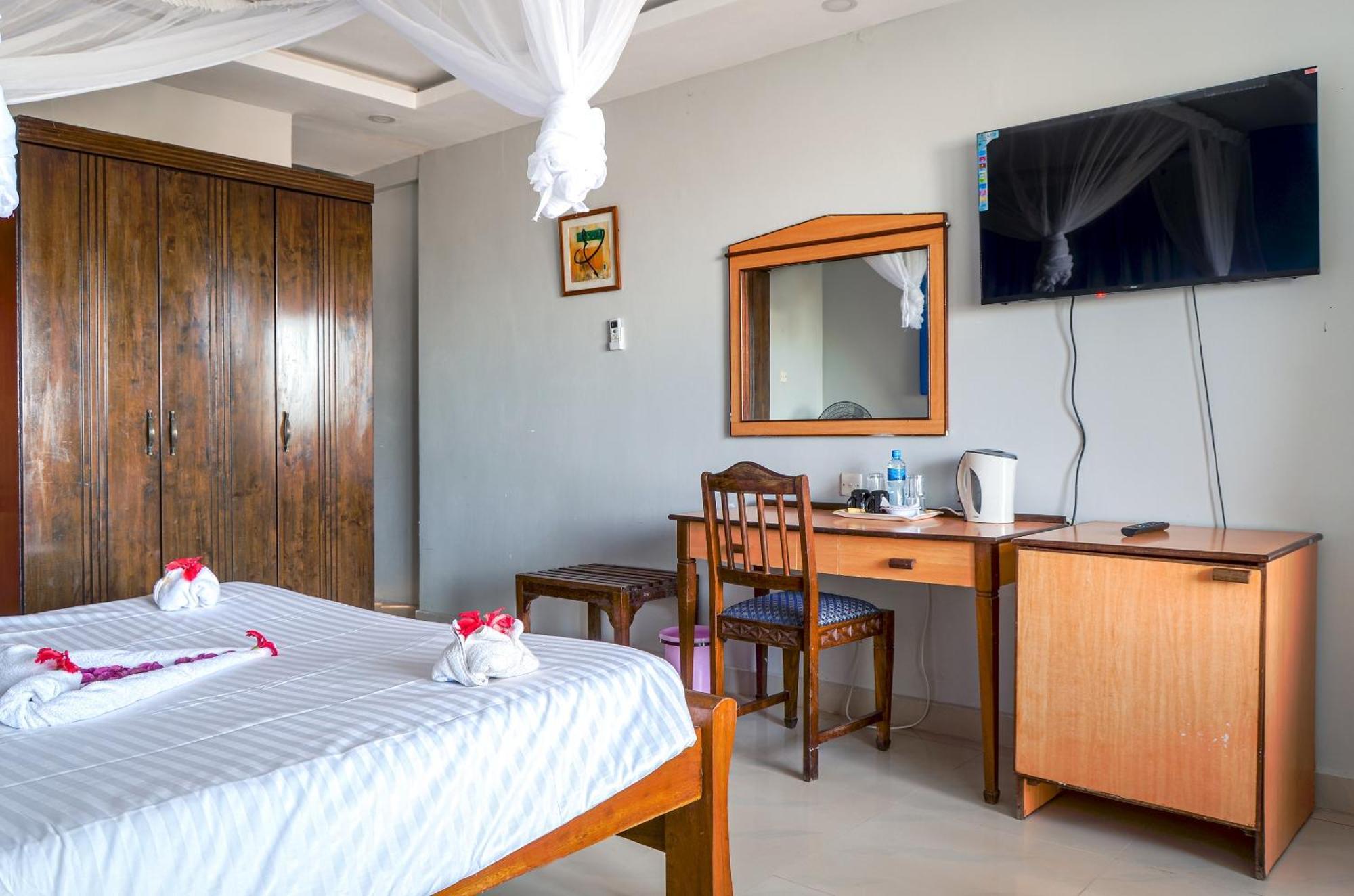 Sai Rock Beach Hotel&Spa Bamburi Exterior foto