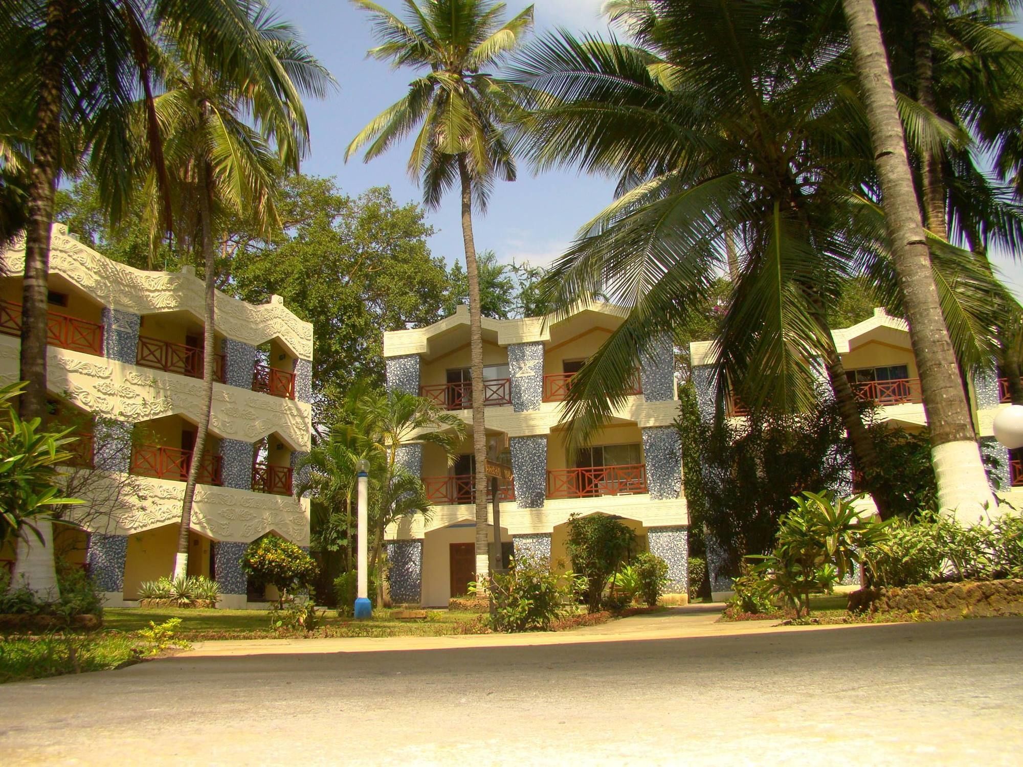 Sai Rock Beach Hotel&Spa Bamburi Exterior foto
